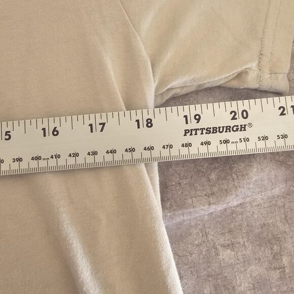 Cheetos Chester Beige Tshirt Size Large Cheetah Cheetos Logo Dangerously Cheesy - Picture 2 of 4